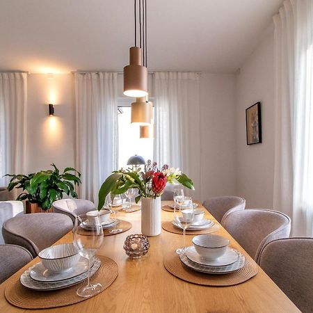 Stilvolles City-Apartment I Netflix I Wlan L Stellplatz I Zentral Schwarzenberg  Esterno foto