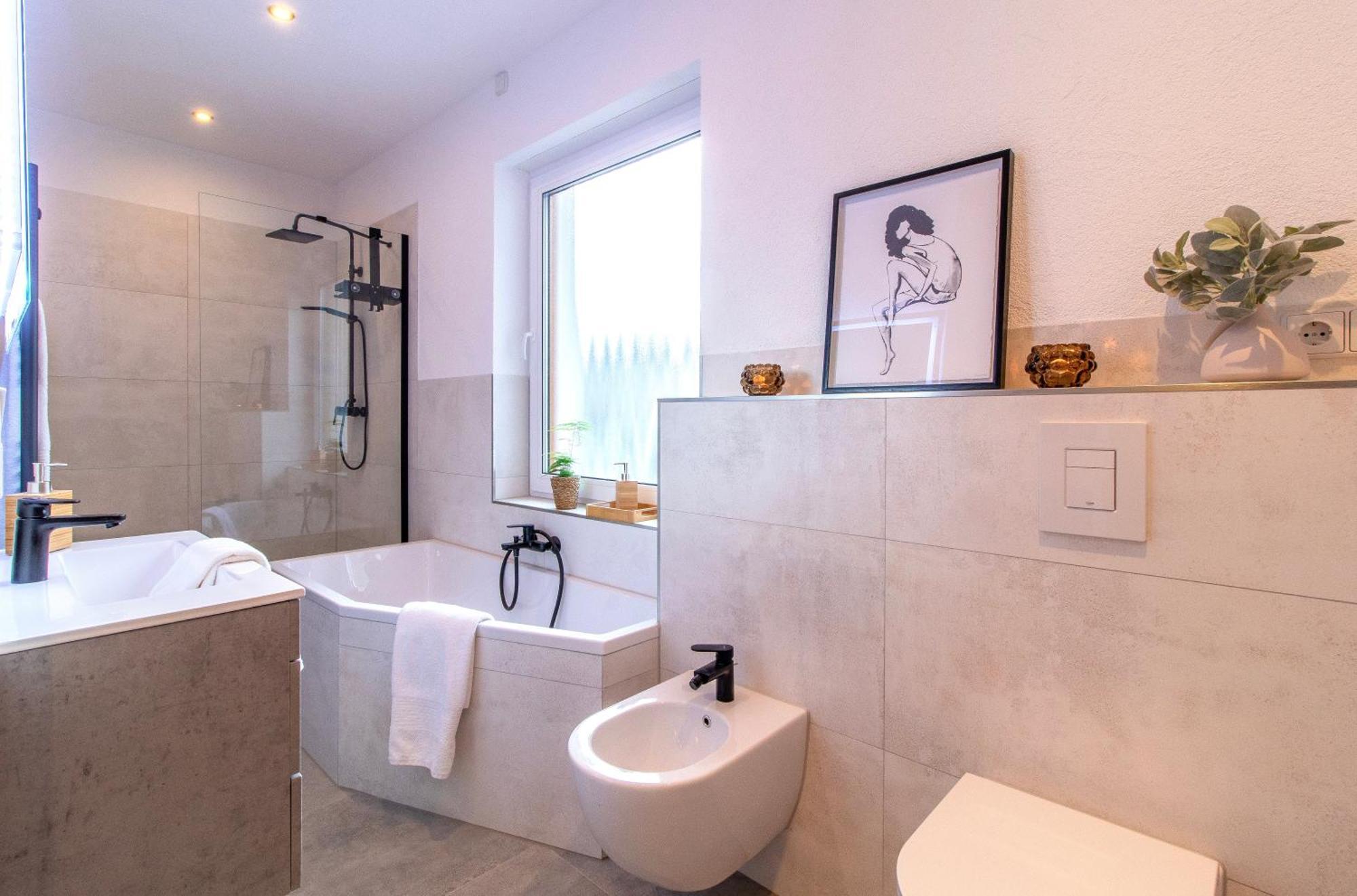 Stilvolles City-Apartment I Netflix I Wlan L Stellplatz I Zentral Schwarzenberg  Esterno foto