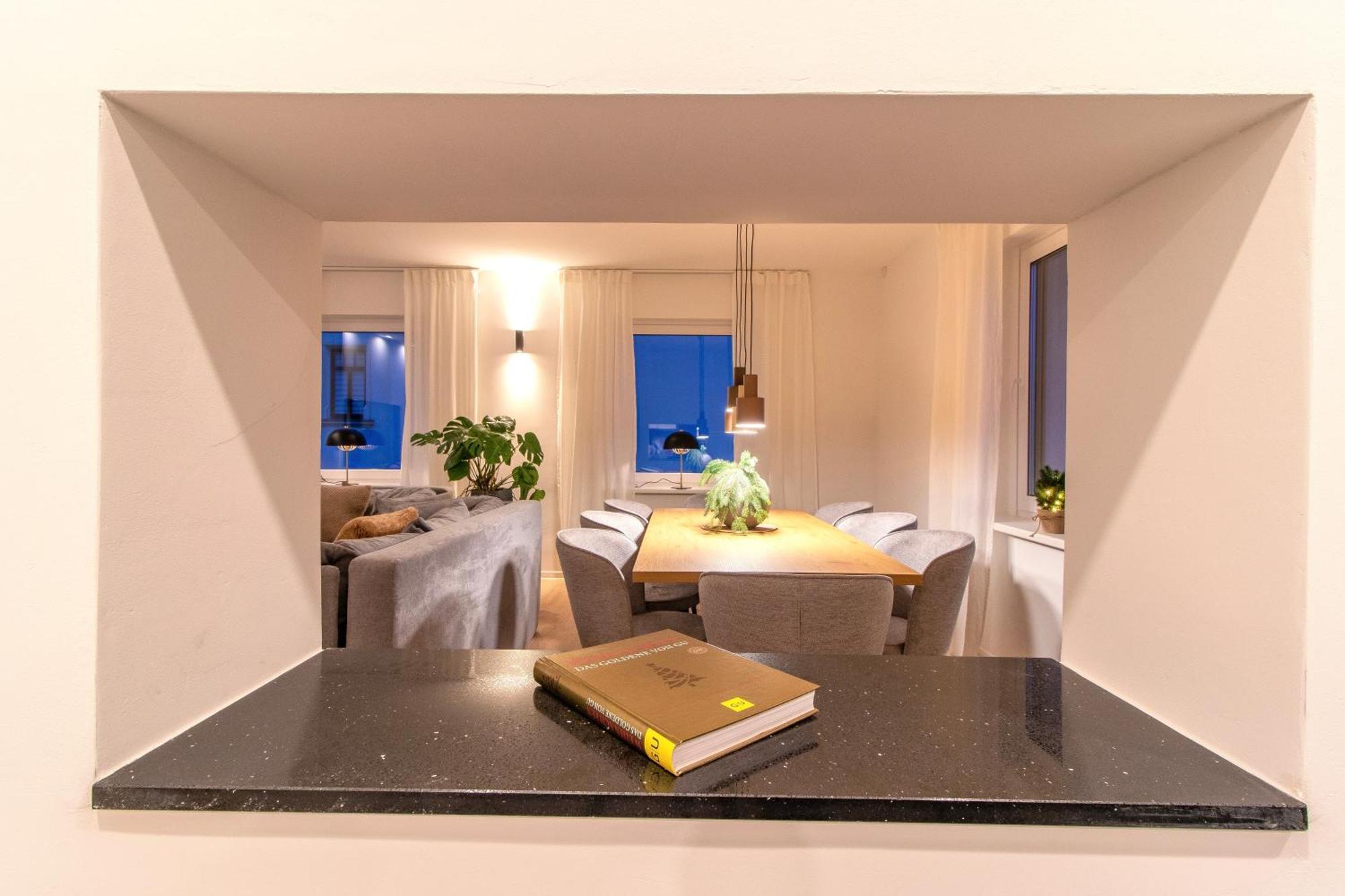 Stilvolles City-Apartment I Netflix I Wlan L Stellplatz I Zentral Schwarzenberg  Esterno foto