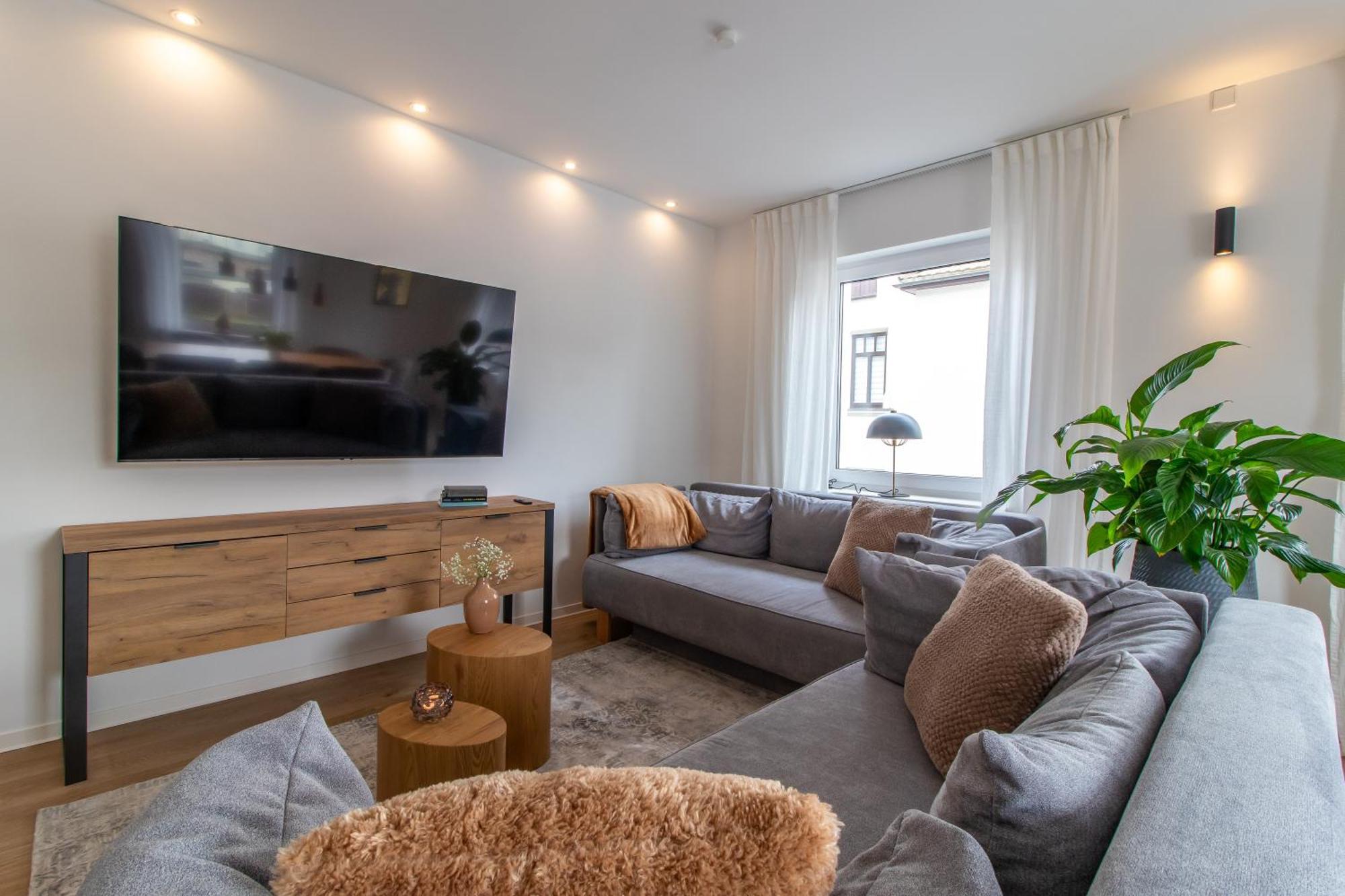 Stilvolles City-Apartment I Netflix I Wlan L Stellplatz I Zentral Schwarzenberg  Esterno foto