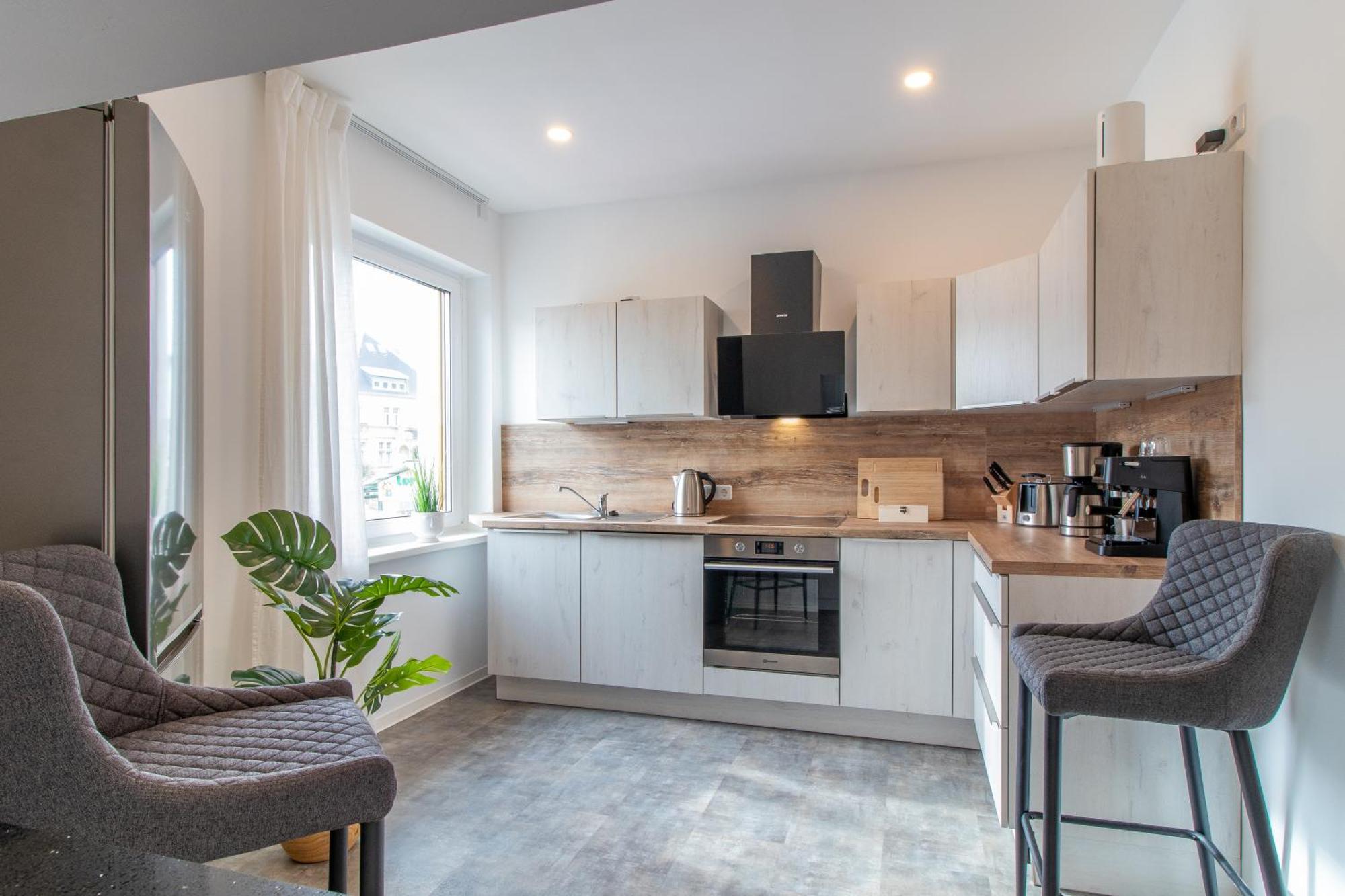Stilvolles City-Apartment I Netflix I Wlan L Stellplatz I Zentral Schwarzenberg  Esterno foto