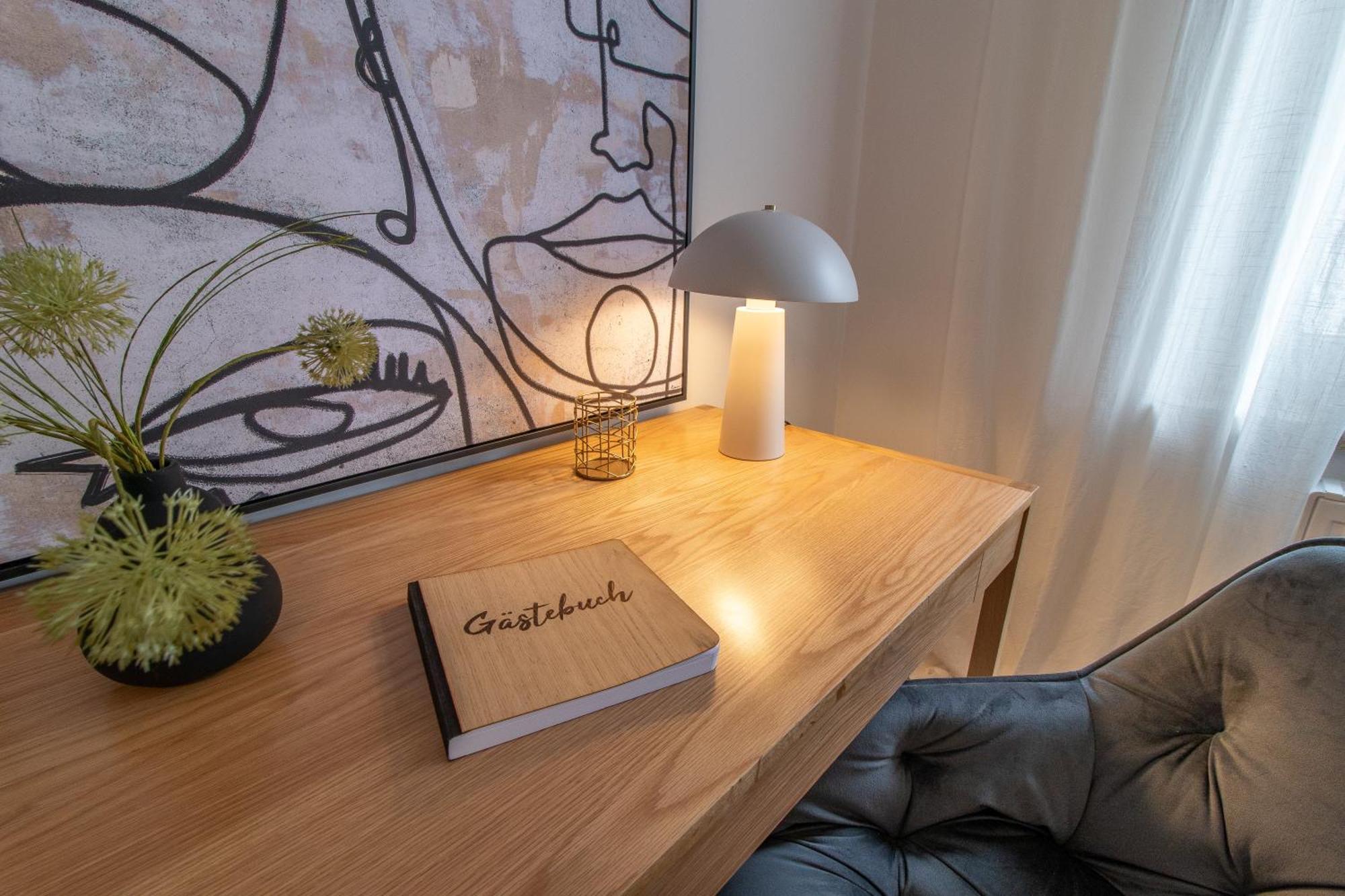 Stilvolles City-Apartment I Netflix I Wlan L Stellplatz I Zentral Schwarzenberg  Esterno foto