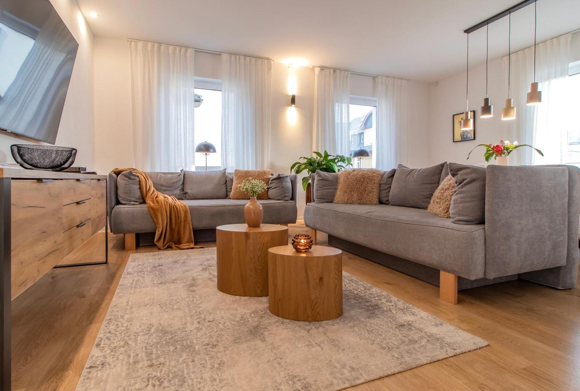 Stilvolles City-Apartment I Netflix I Wlan L Stellplatz I Zentral Schwarzenberg  Esterno foto