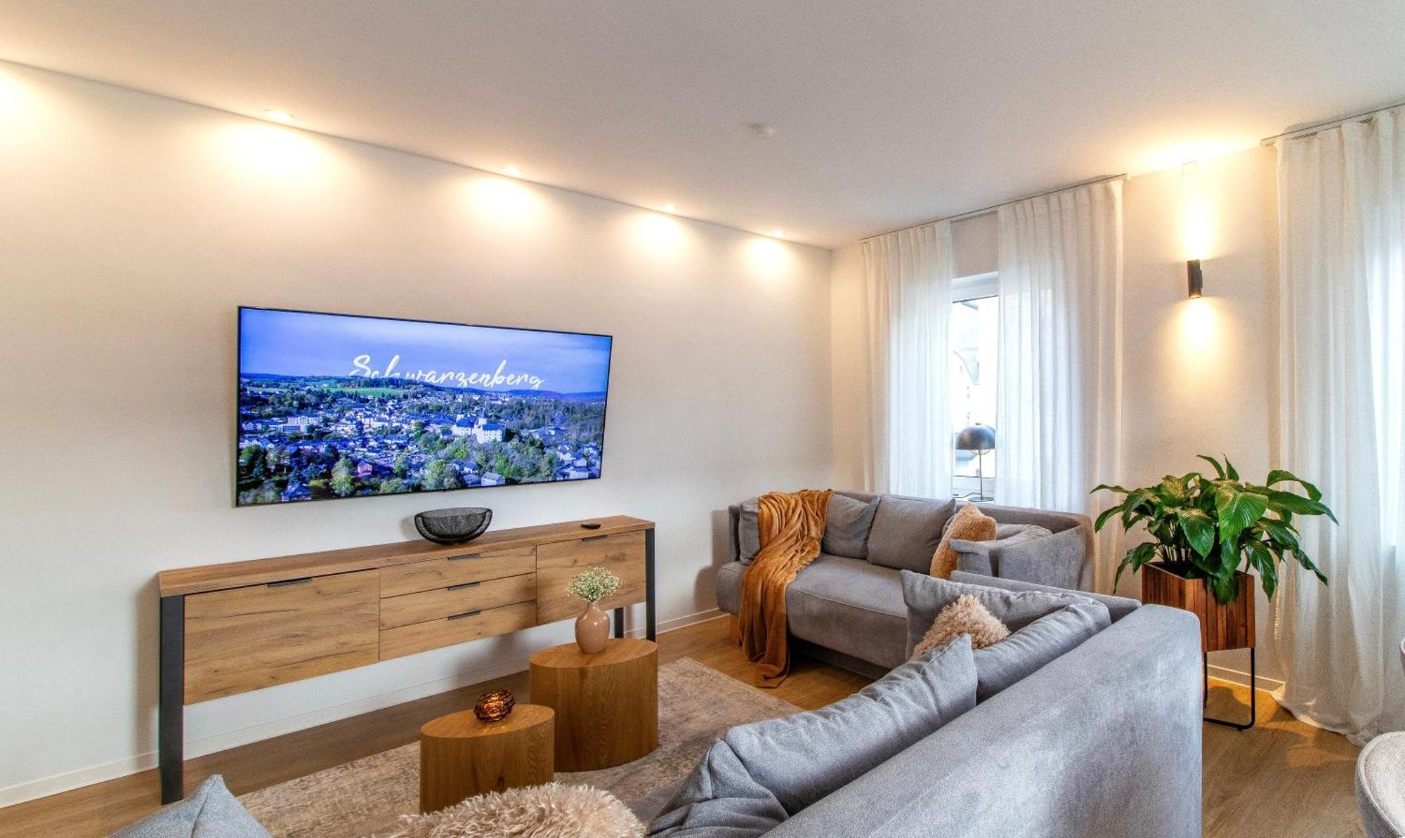 Stilvolles City-Apartment I Netflix I Wlan L Stellplatz I Zentral Schwarzenberg  Esterno foto