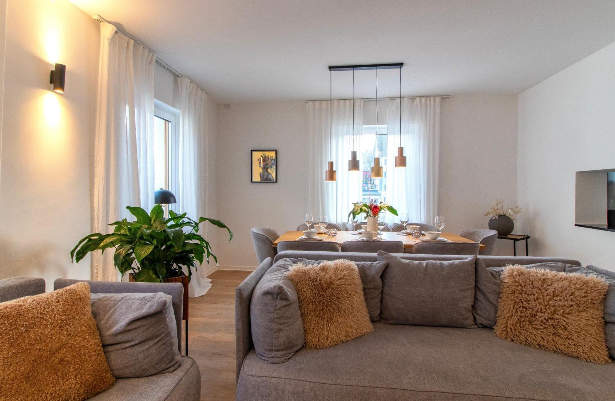 Stilvolles City-Apartment I Netflix I Wlan L Stellplatz I Zentral Schwarzenberg  Esterno foto