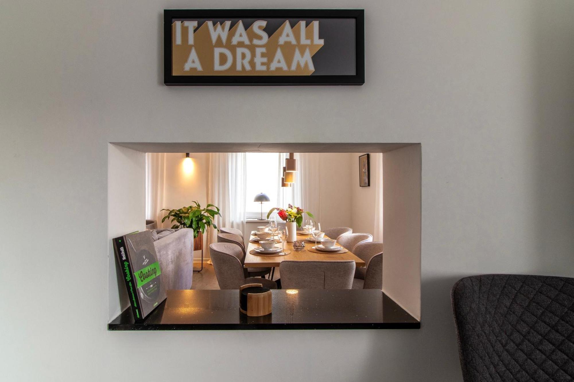 Stilvolles City-Apartment I Netflix I Wlan L Stellplatz I Zentral Schwarzenberg  Esterno foto