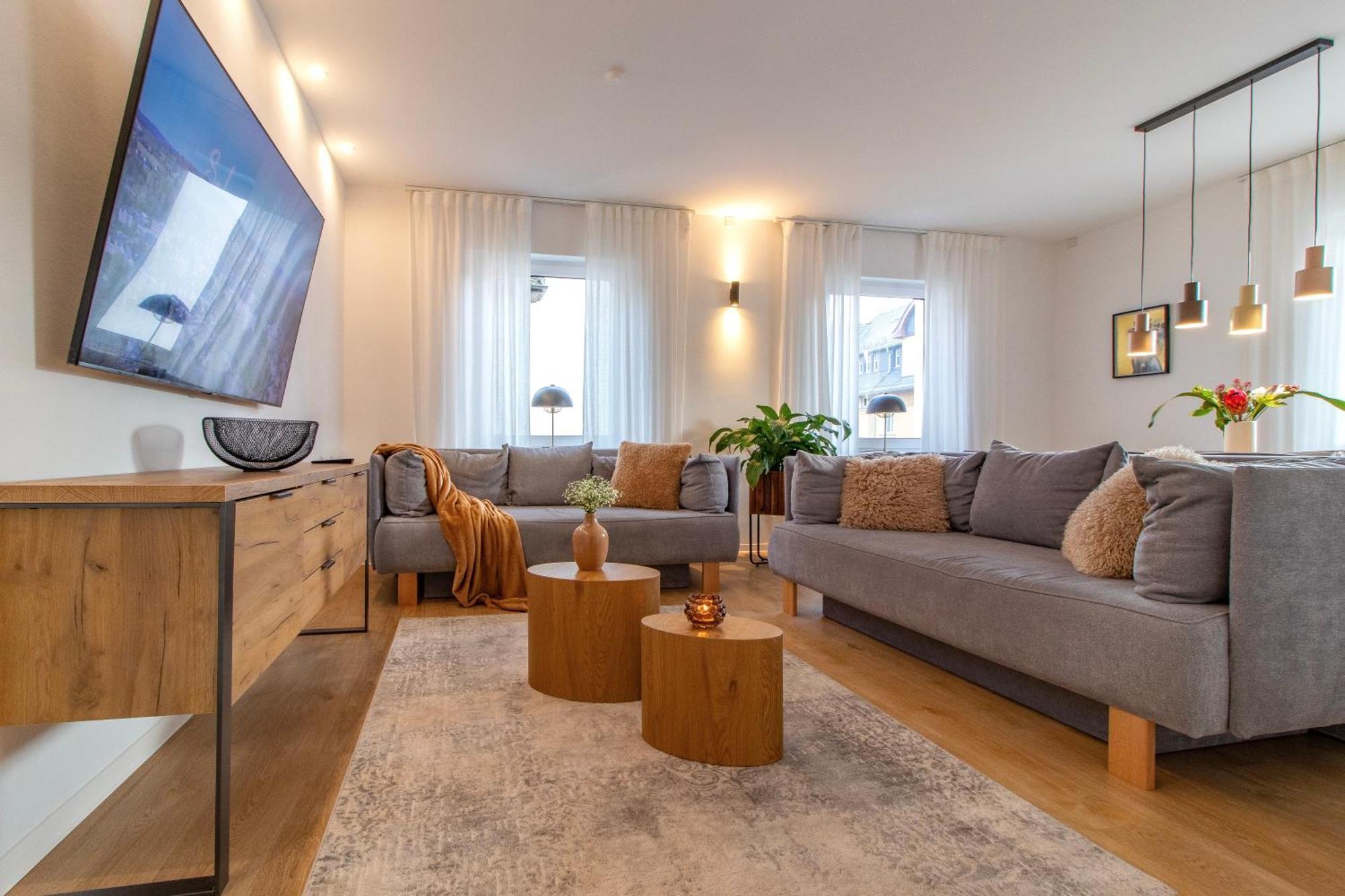 Stilvolles City-Apartment I Netflix I Wlan L Stellplatz I Zentral Schwarzenberg  Esterno foto