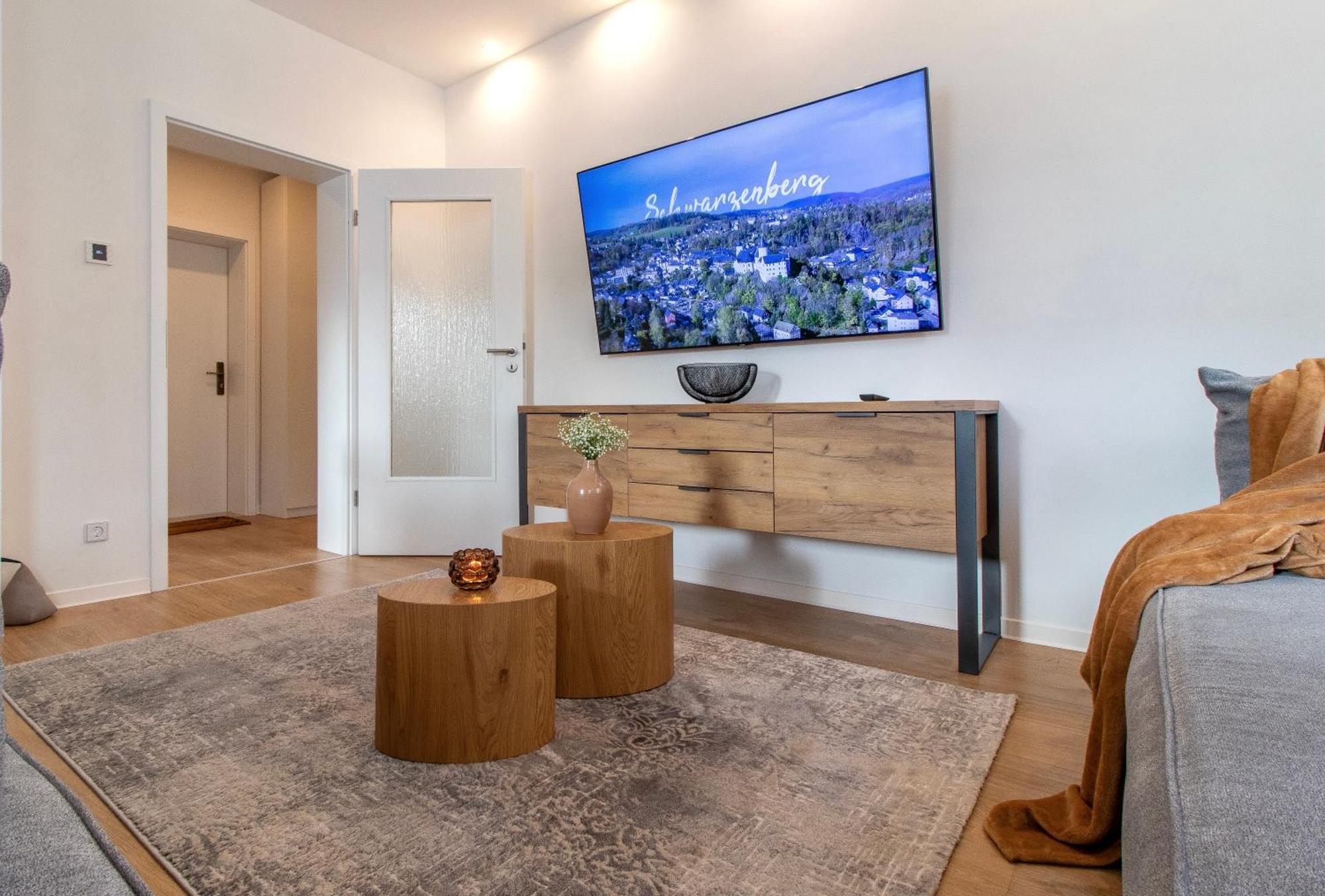 Stilvolles City-Apartment I Netflix I Wlan L Stellplatz I Zentral Schwarzenberg  Esterno foto