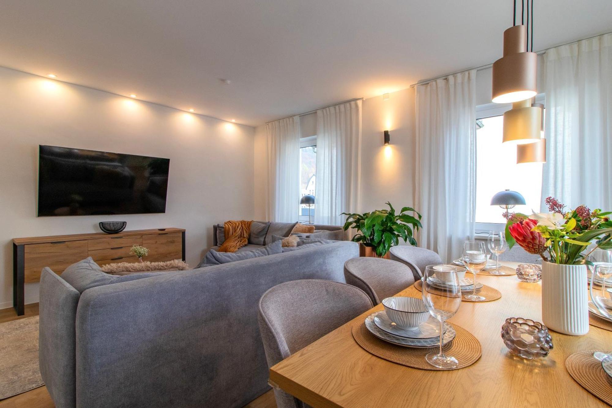 Stilvolles City-Apartment I Netflix I Wlan L Stellplatz I Zentral Schwarzenberg  Esterno foto